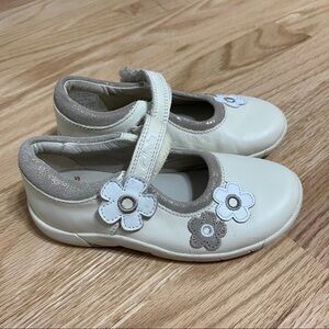 Clarks Tan Floral Mary Jane Shoes Sz 7 Kids Girls